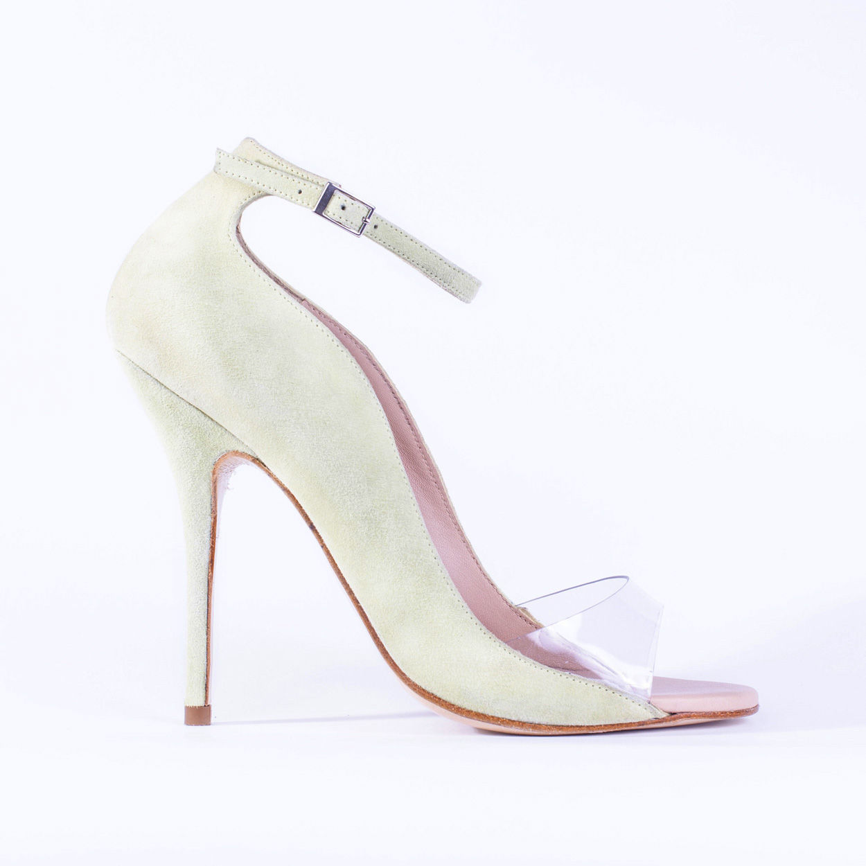 “Diane Kruger Admitted to Being a Fan of My Footwear” geotv.ge