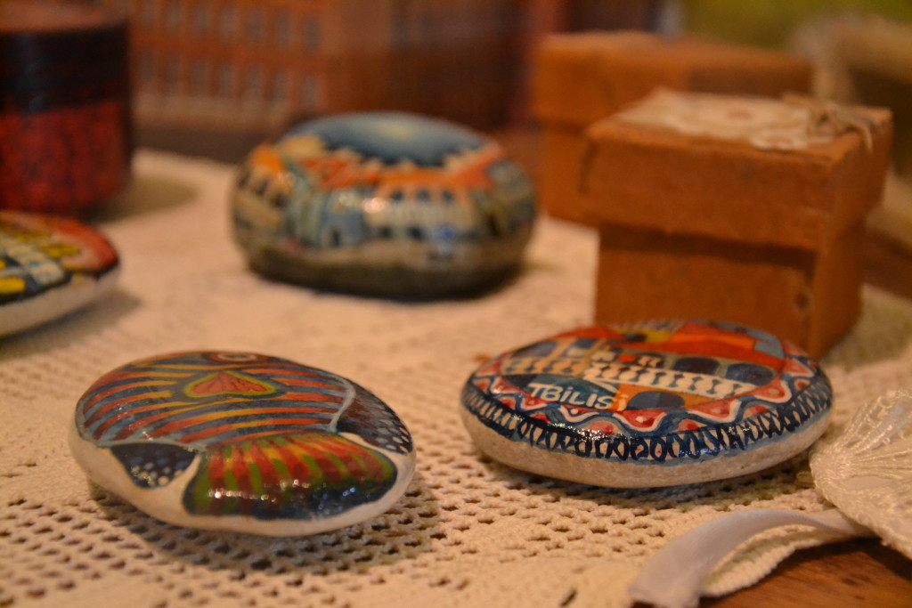Neither magnets, nor wine: What to bring from Georgia as a present? geotv.ge