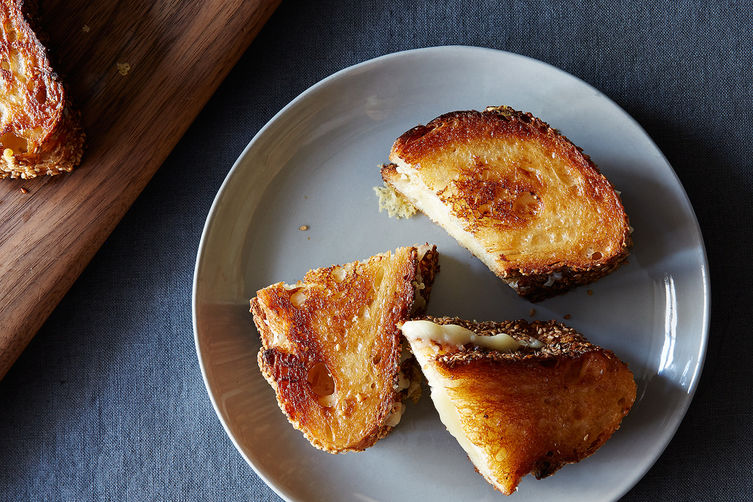 Khachapuri among 10 recipes that prove you should eat more melted cheese geotv.ge