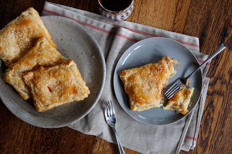 Khachapuri among 10 recipes that prove you should eat more melted cheese geotv.ge