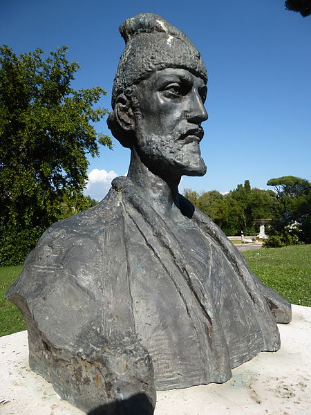 Shota Rustaveli’s monument standing among world’s greatest writers in Italy geotv.ge