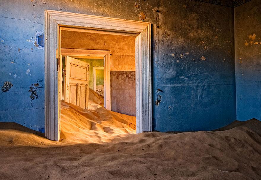 Abkhazia's train station among worlds most ghostly and charming abandoned places geotv.ge