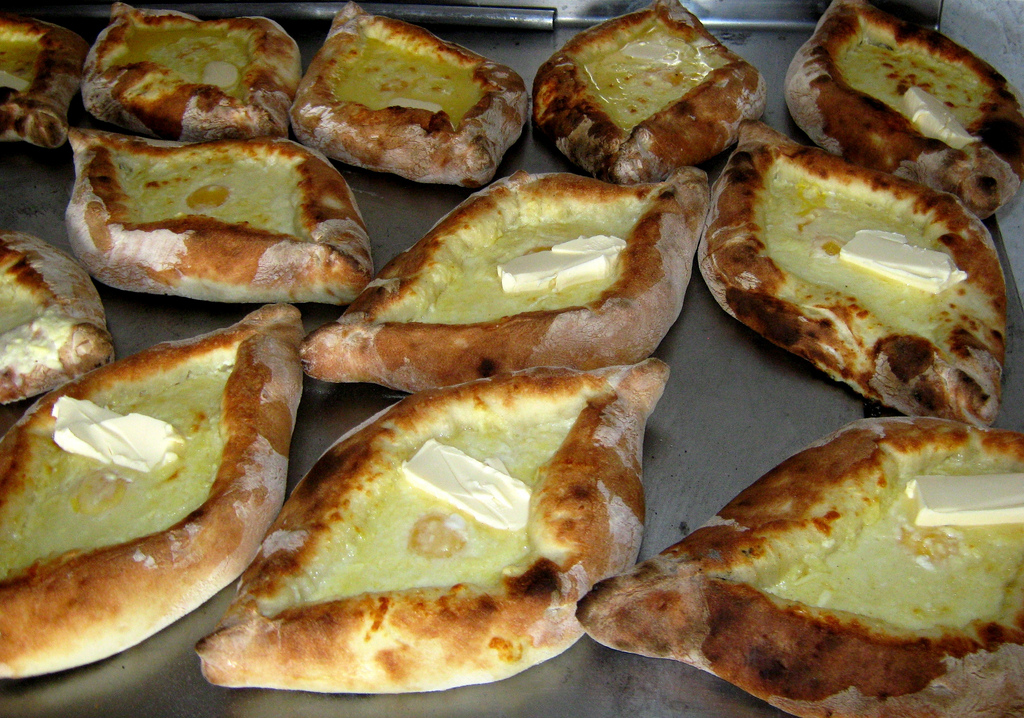 How to Eat Like a Georgian - Exploring The Supra Feast geotv.ge