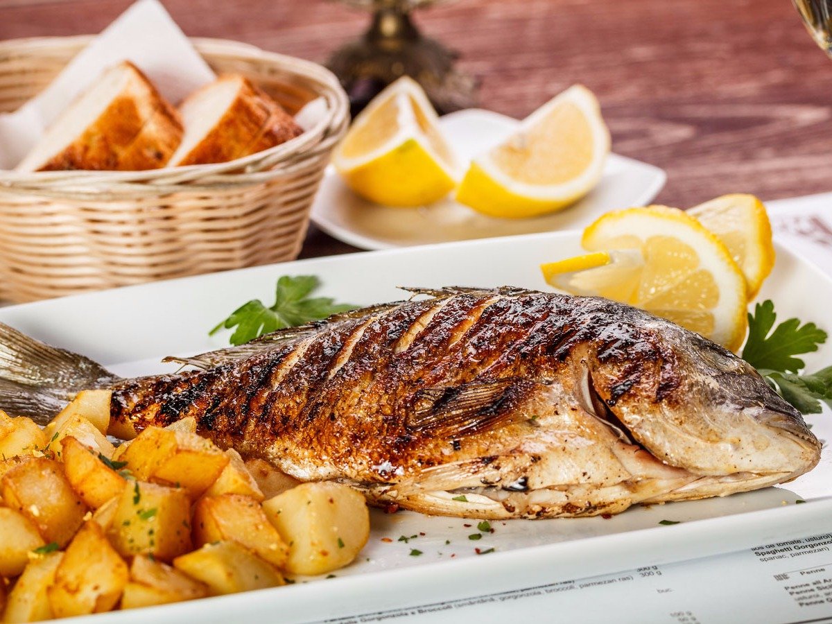 “In Georgia only drink your wine during a toast” – 10 Surprising food etiquette rules around the world geotv.ge