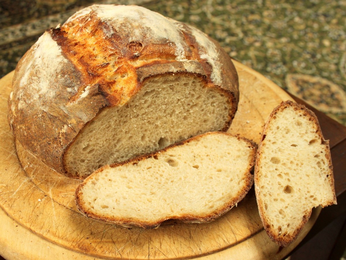 “In Georgia only drink your wine during a toast” – 10 Surprising food etiquette rules around the world geotv.ge