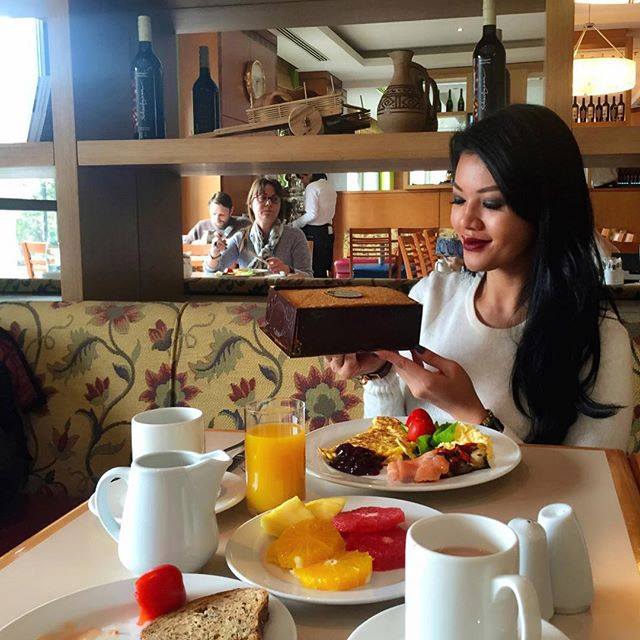 A charming chef from Indonesia enjoying her trip in Georgia geotv.ge