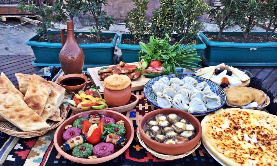 How to Eat Like a Georgian - Exploring The Supra Feast geotv.ge