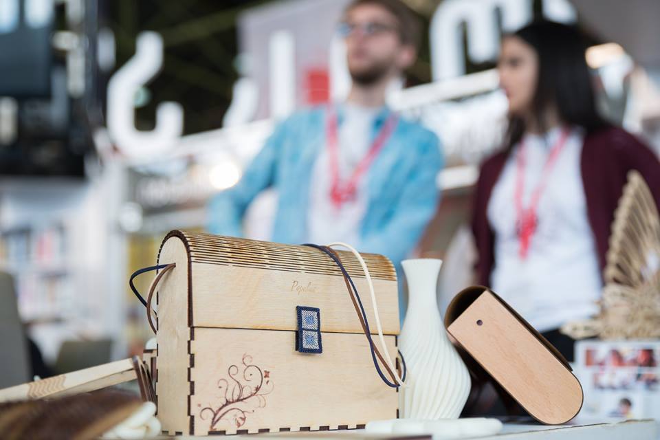 “Populus” – Unique wooden handbags created by Georgian students geotv.ge