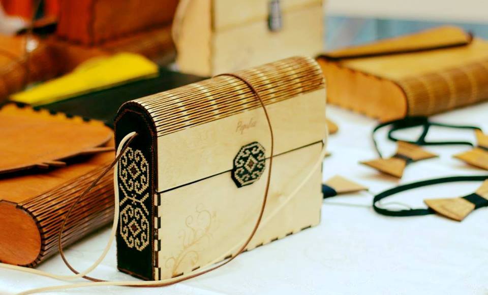 “Populus” – Unique wooden handbags created by Georgian students geotv.ge