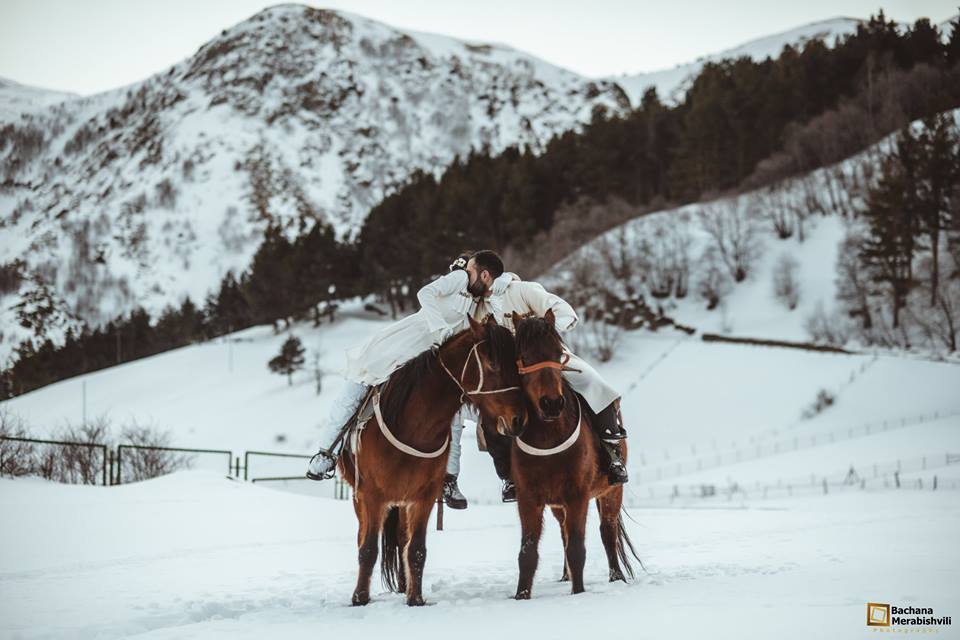 Most awesome winter wedding in Kazbegi geotv.ge
