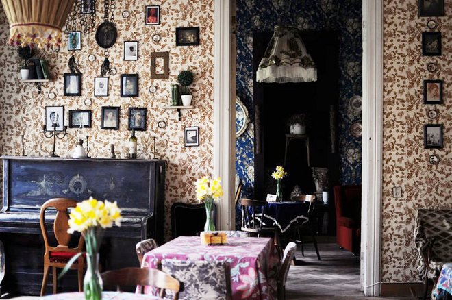 You Haven’t Lived Until You’ve Been to Tbilisi’s Art Cafés geotv.ge
