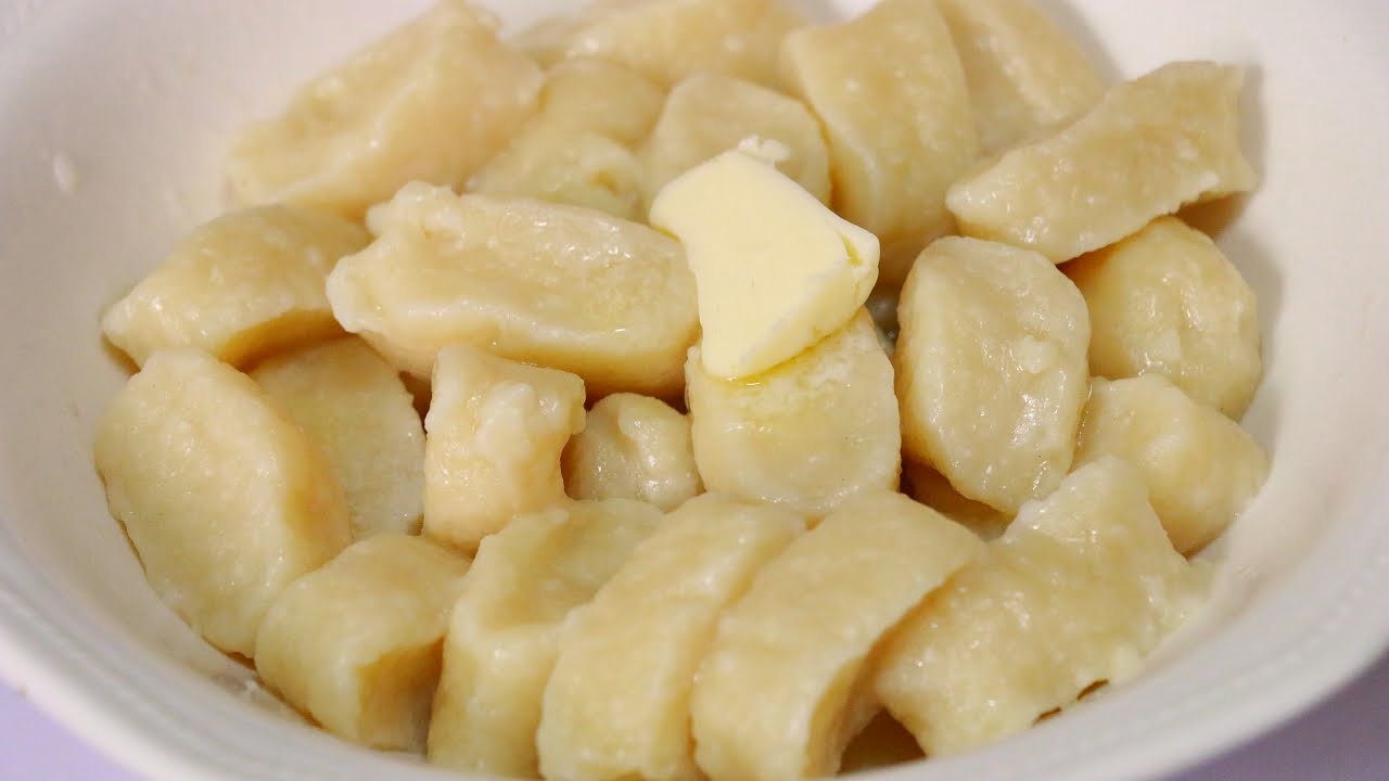 Simple dumplings with melted butter and onion geotv.ge