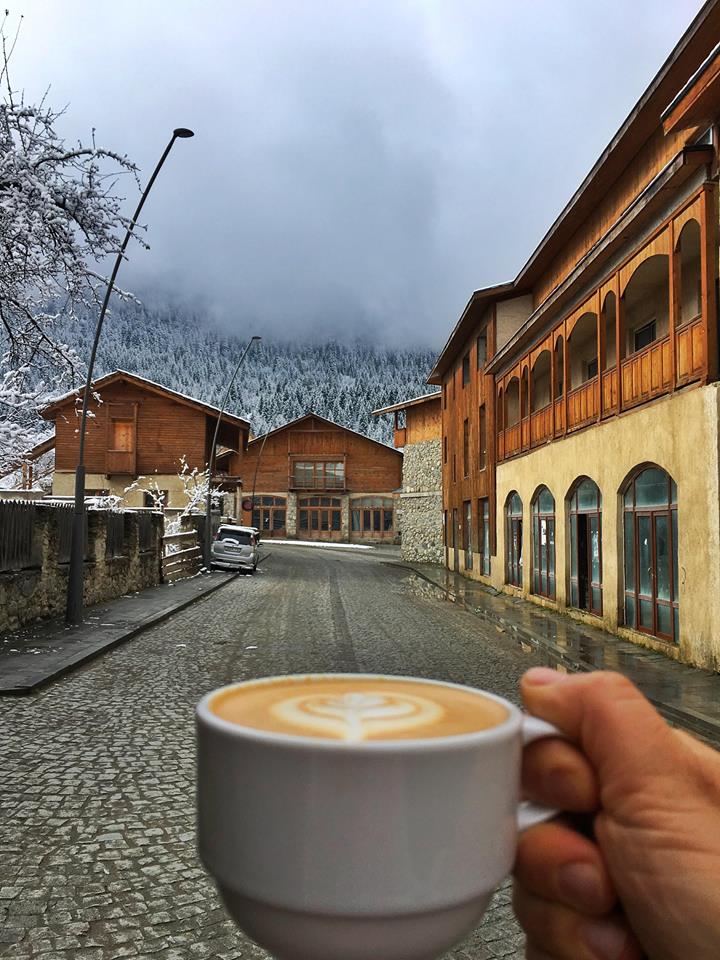 Ukrainian traveler opens coffee shop in Svaneti geotv.ge
