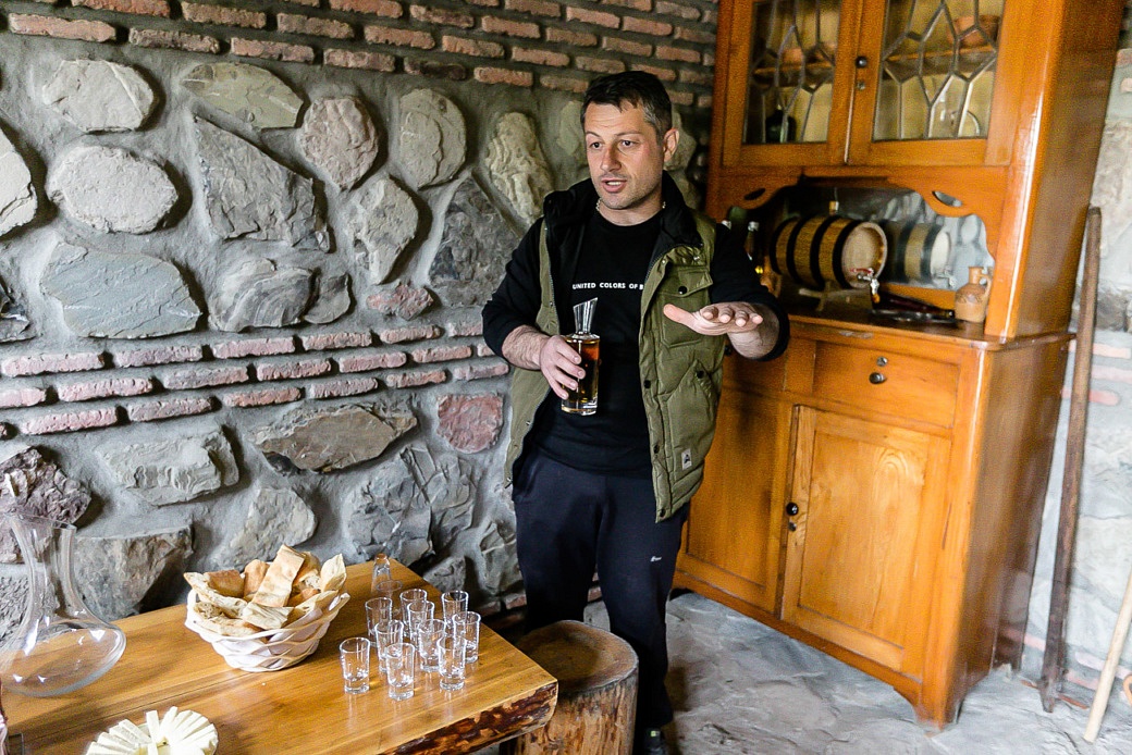 Drinking Georgian Qvevri Wine Daily is Super Healthy! geotv.ge