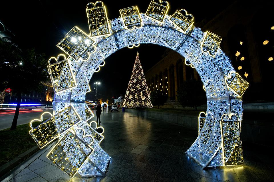 Georgia’s main Christmas tree has been festively lit up in Tbilisi geotv.ge