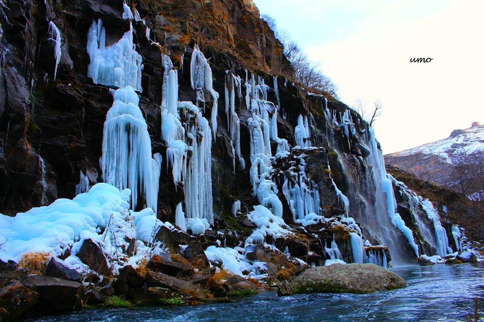 Winter wonderland – Georgia’s frozen Dashbashi Canyon geotv.ge