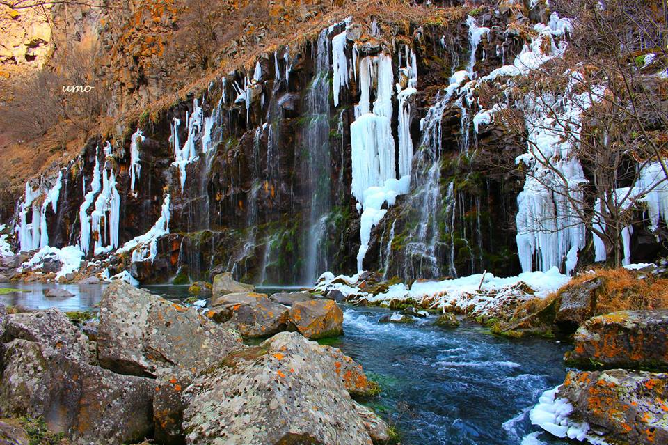Winter wonderland – Georgia’s frozen Dashbashi Canyon geotv.ge