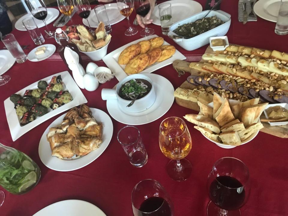 Georgian khachapuri named the best cheese pizza by Forbes geotv.ge