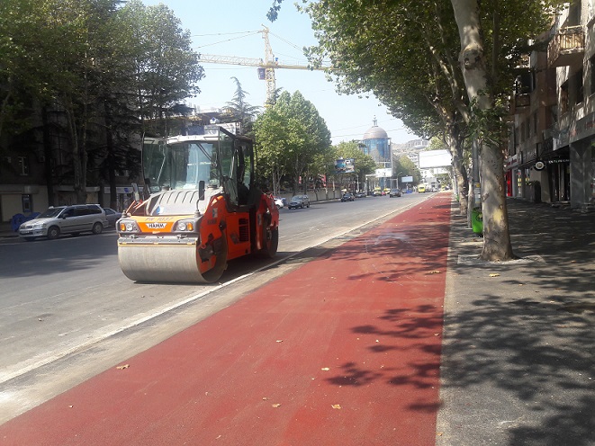 Bike lane is almost ready on Pekini Street<div class= geotv.ge
