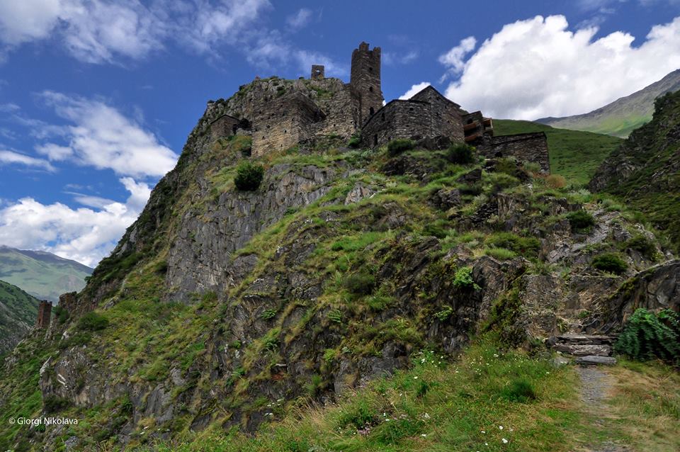 Medieval and once abandoned Mutso village in Khevsureti being rehabilitated geotv.ge