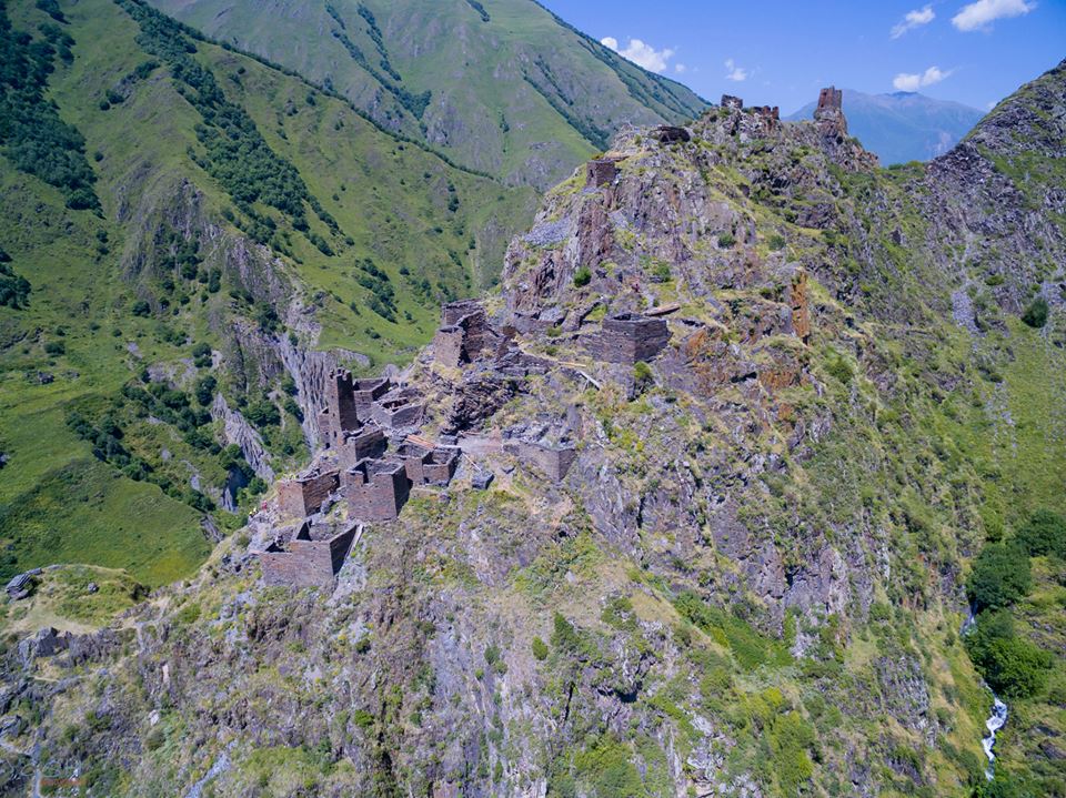 Medieval and once abandoned Mutso village in Khevsureti being rehabilitated geotv.ge