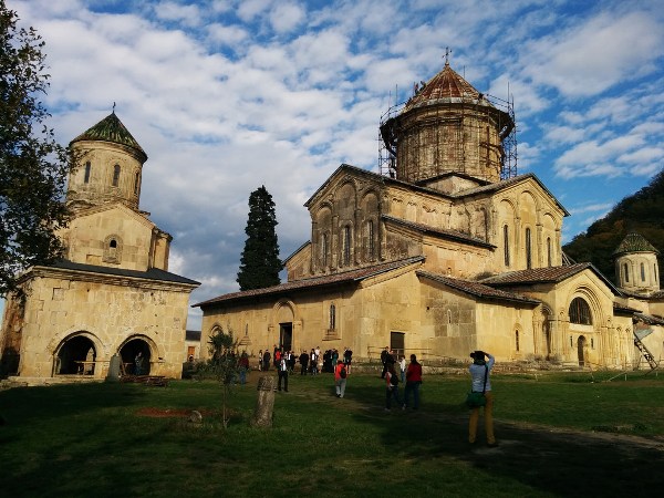 Georgia’s medieval Gelati Monastery being rehabilitated geotv.ge
