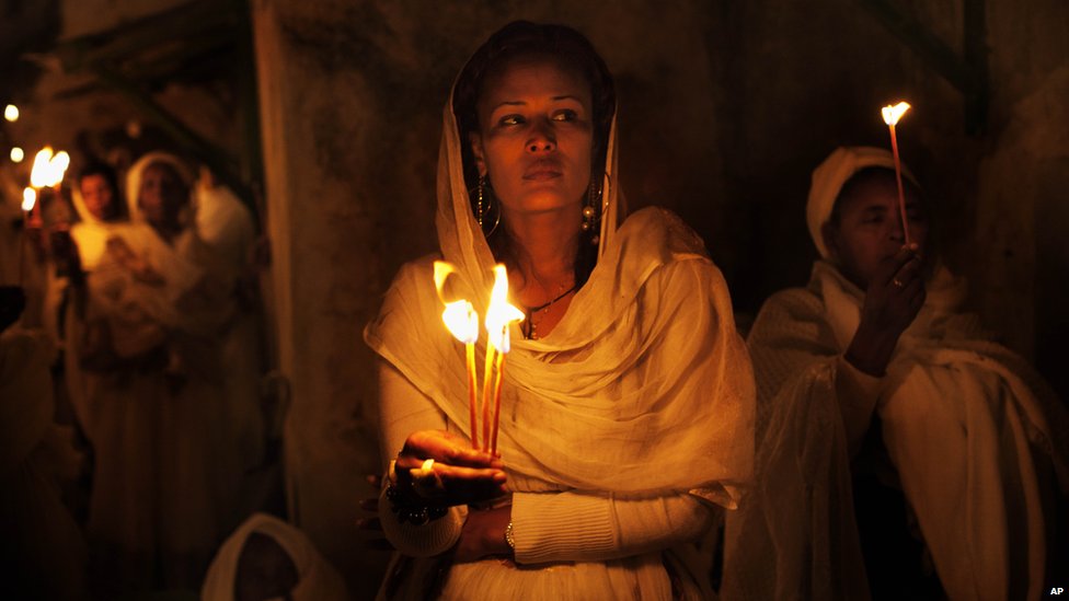 Stunning Holy Fire Ritual at the Tomb of Jesus in Jerusalem geotv.ge