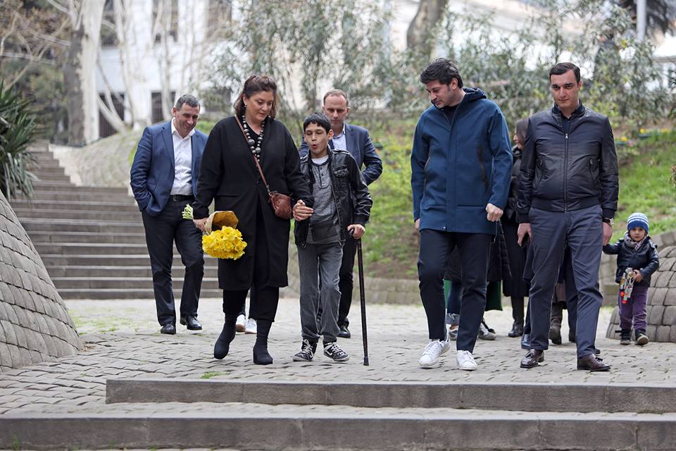 Tbilisi City Hall gifts food stand to a teenager street vendor with cerebral palsy geotv.ge