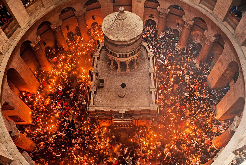 Christian Orthodox World waiting for ascension of holy fire at Savior’s tomb geotv.ge