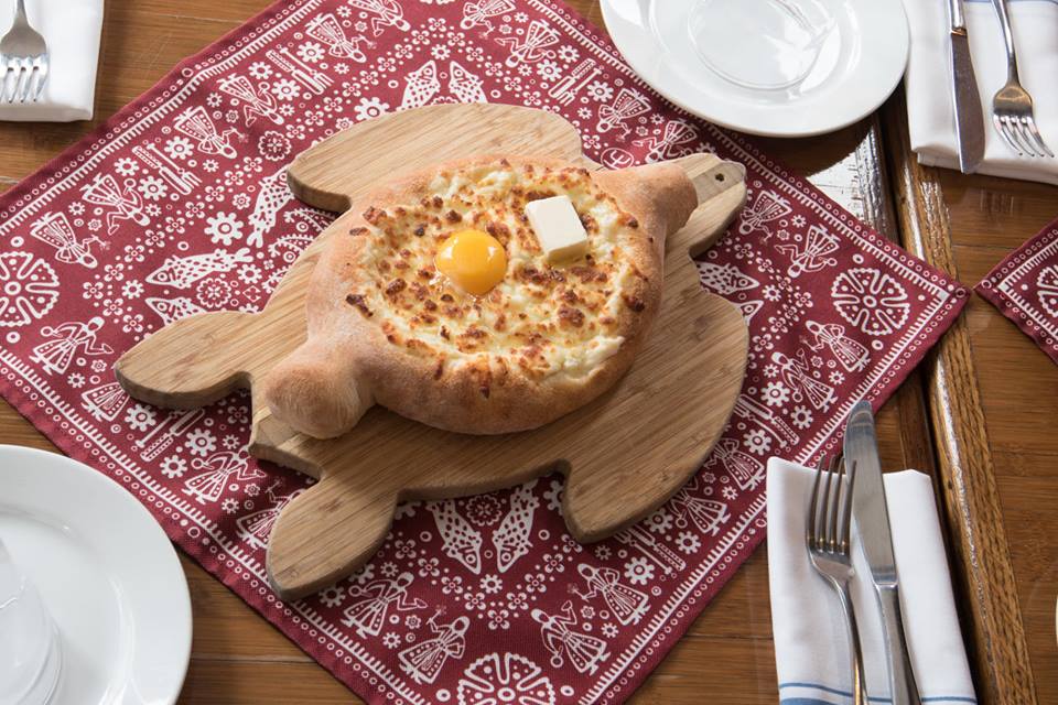 Georgian cheese boat Adjaruli among must-try dishes in New York geotv.ge