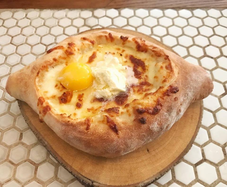 Georgian cheese boat Adjaruli among must-try dishes in New York geotv.ge