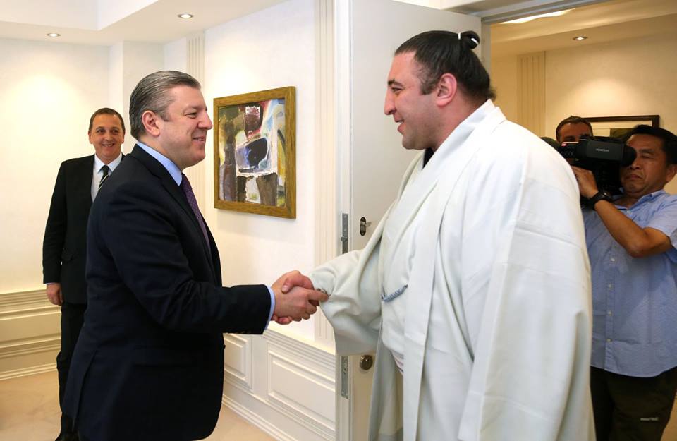 PM congratulated Georgian sumo wrestler Tochinoshin on claiming Ozeki title geotv.ge