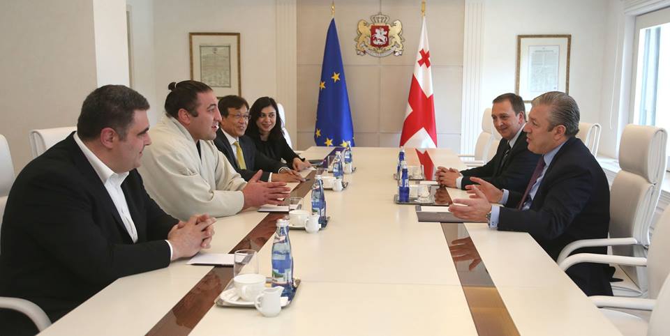 PM congratulated Georgian sumo wrestler Tochinoshin on claiming Ozeki title geotv.ge
