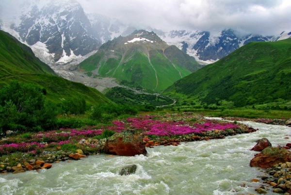 Mesmerizing view of Ushba Mount captured in Georgia’s Svaneti Region geotv.ge