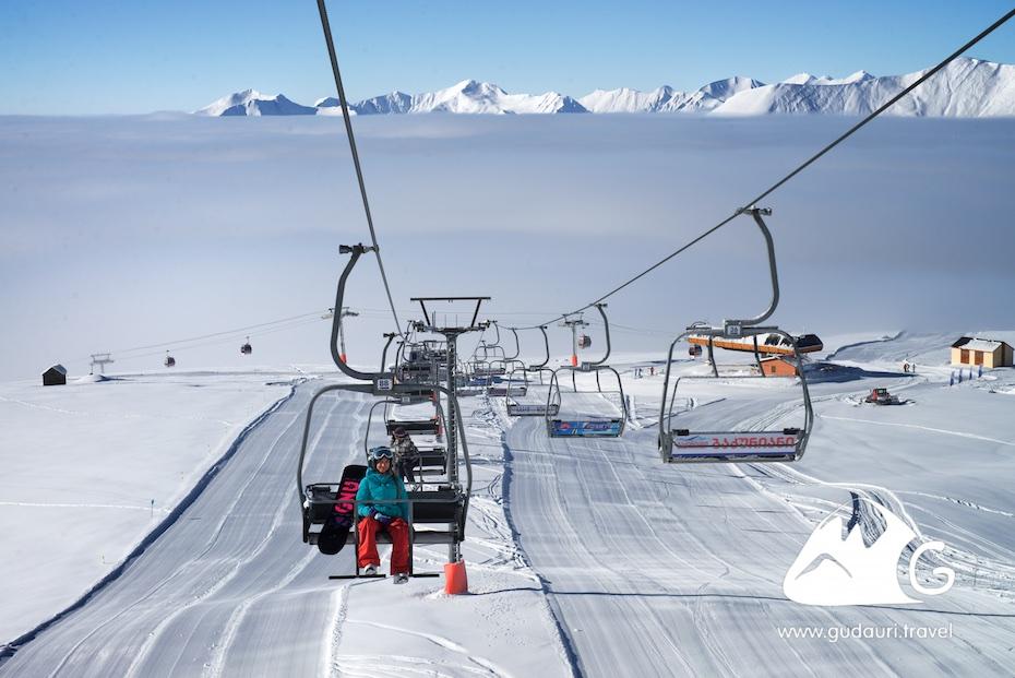 Tourist who jumped from Gudauri ski lift shares his own story by defending resort administration geotv.ge