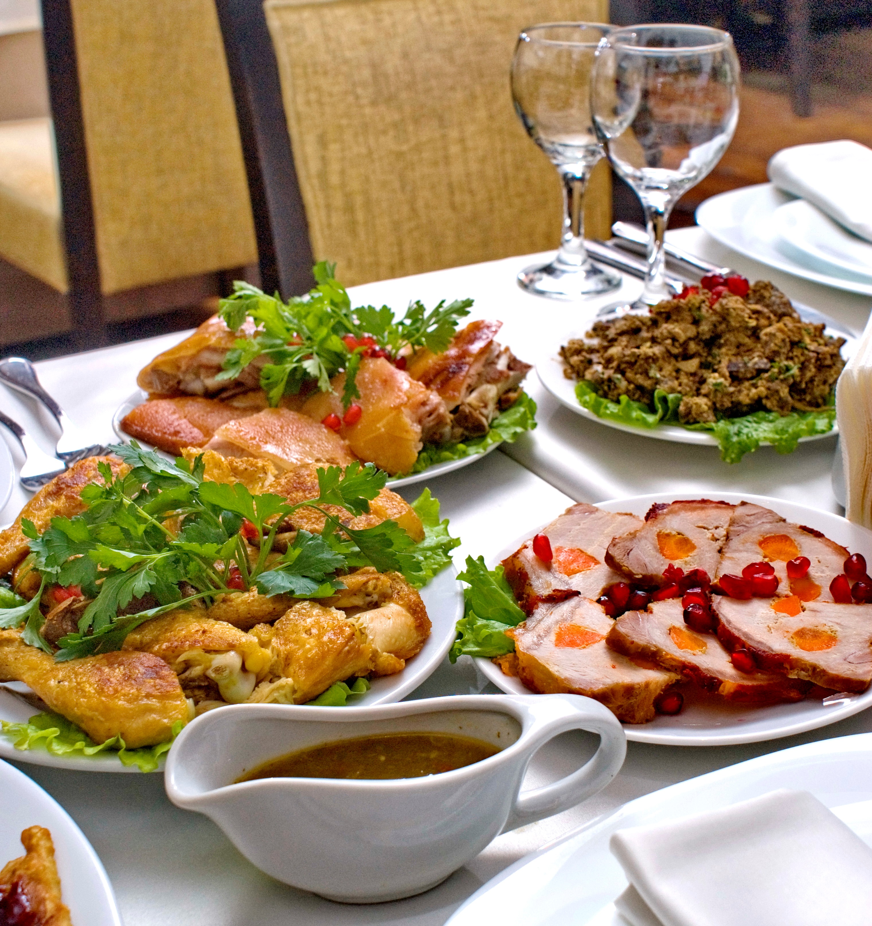 Restaurant Old Metekhi - Synthesis of Georgian traditions and fine taste geotv.ge