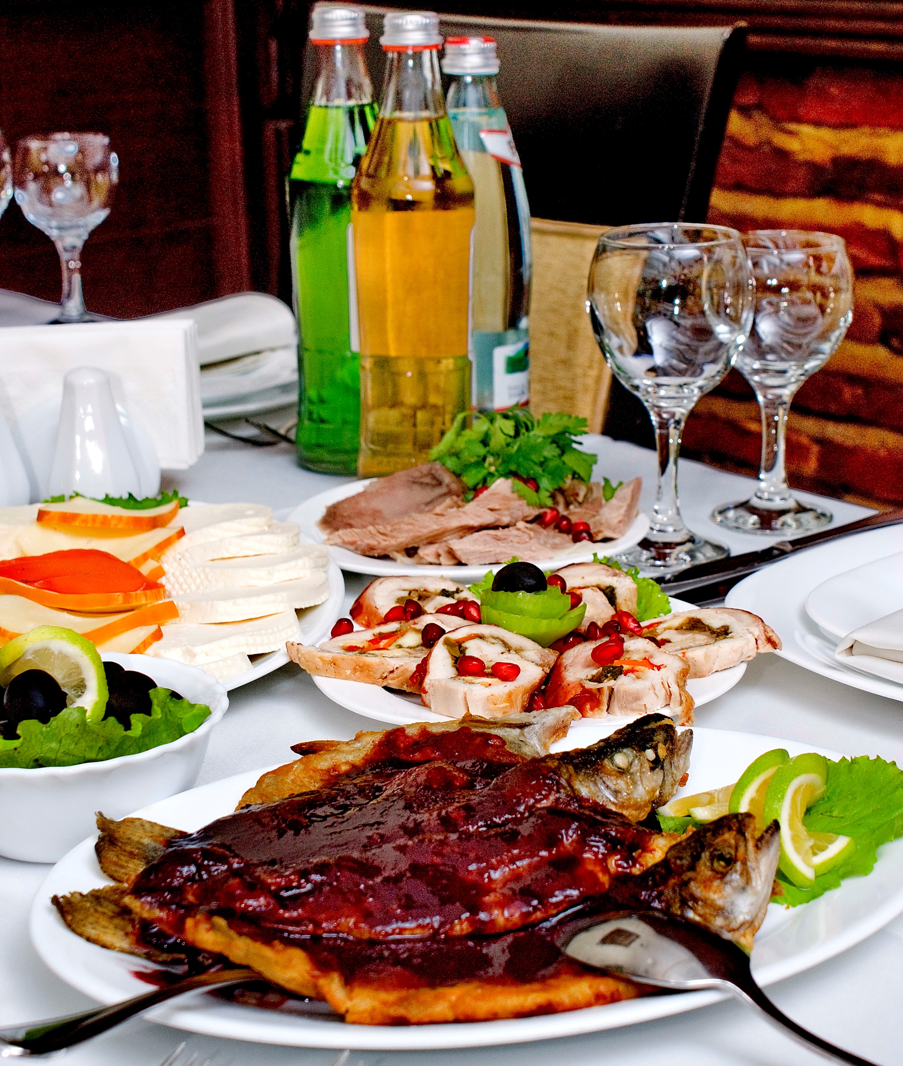 Restaurant Old Metekhi - Synthesis of Georgian traditions and fine taste geotv.ge