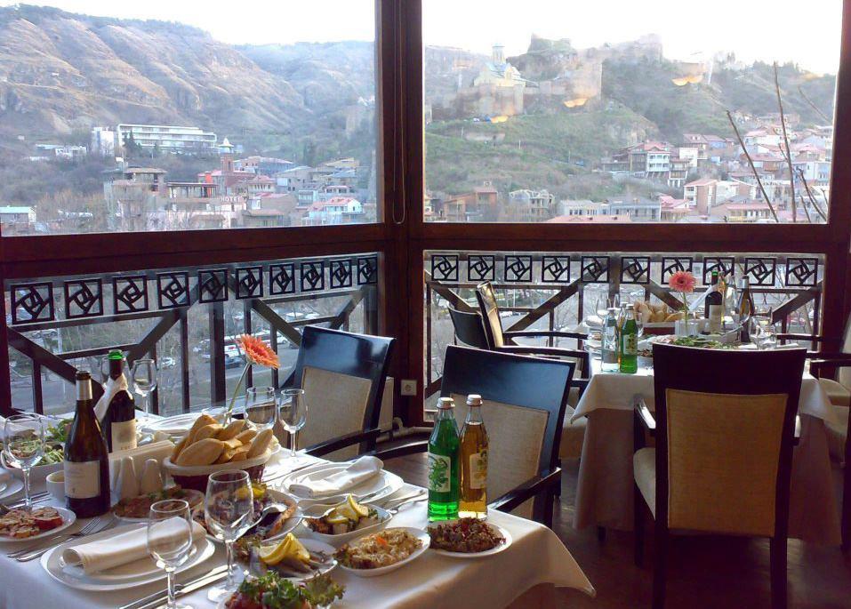 Restaurant Old Metekhi - Synthesis of Georgian traditions and fine taste geotv.ge