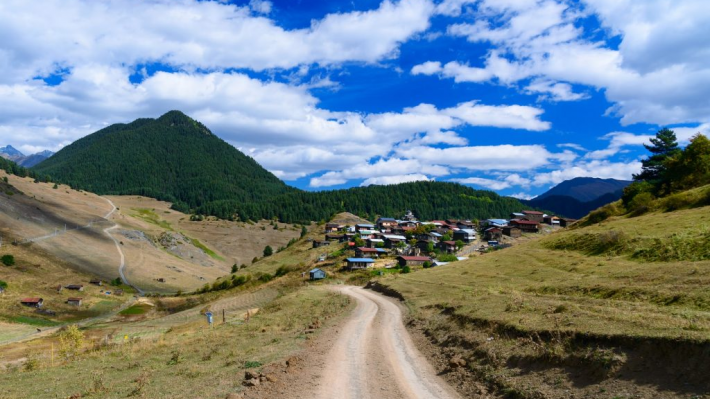 National Tourism Administration develops hiking trails in Georgia geotv.ge
