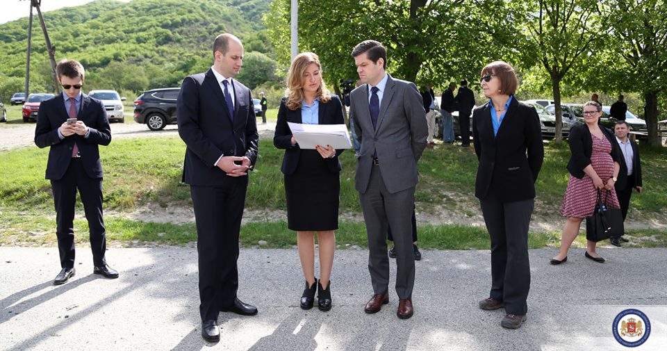 US Assistant Secretary visits occupation line: "We call on the Russia to withdraw the recognition of these regions" geotv.ge