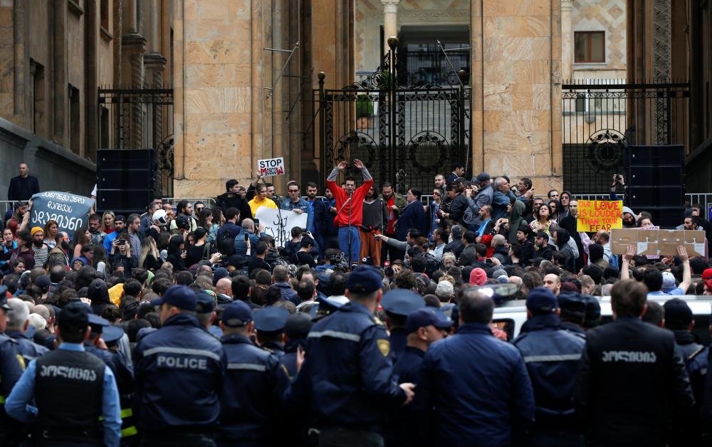 The sides meet to launch works on new drug policy and investigate raid at Tbilisi clubs geotv.ge