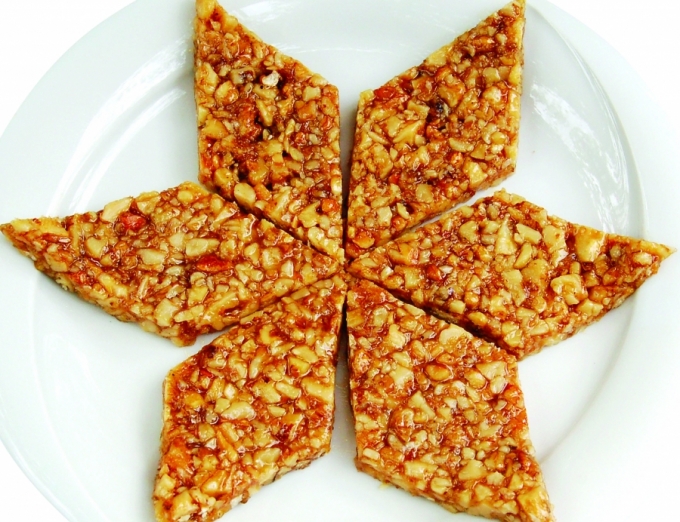 Georgian desserts to taste in winter gozinaki