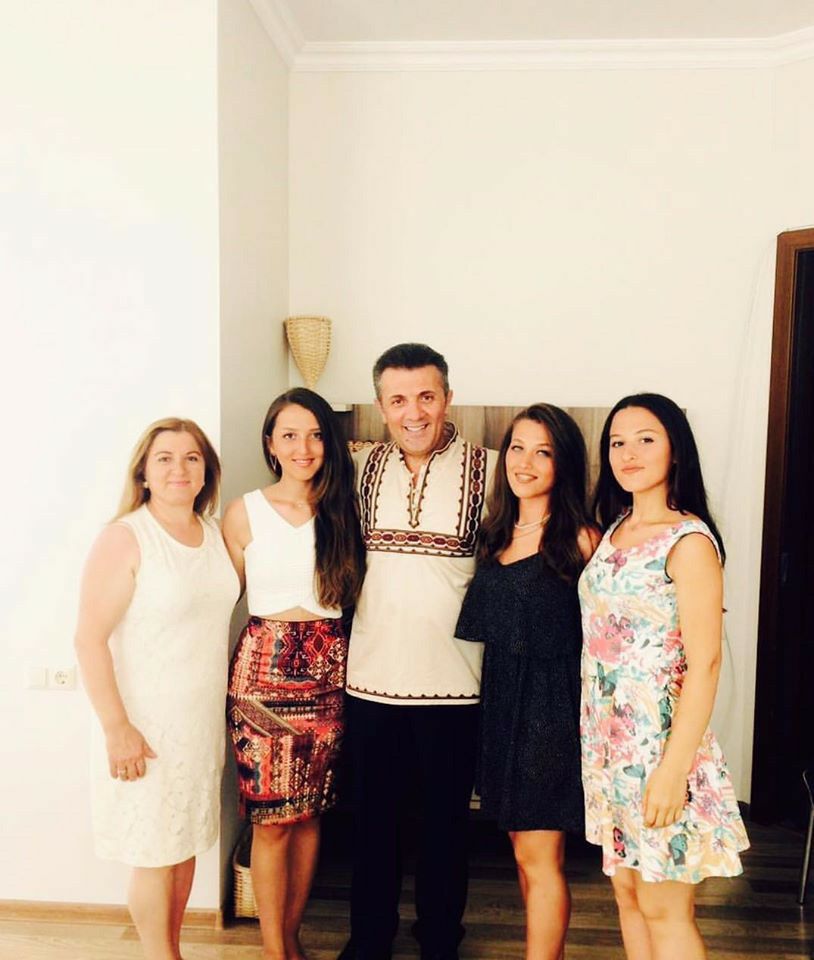 Wonderful singing of Bayar Şahin’s daughters samida