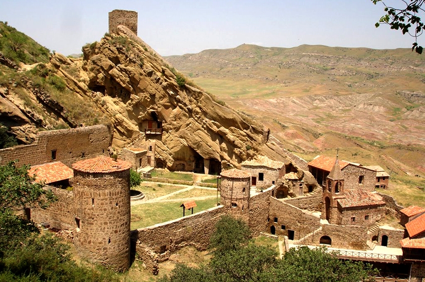 Cave cities to visit in Georgia david_gareja