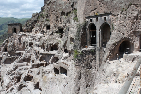 Cave cities to visit in Georgia vardzia