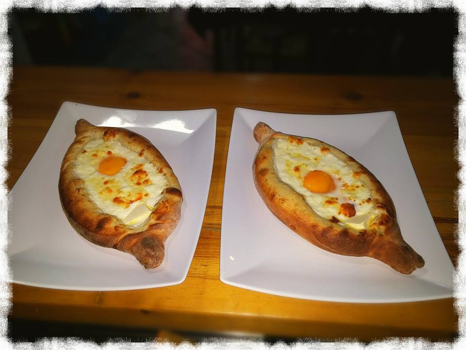 Georgian restaurant ‘Natali’ in Spain adjaruli_khachapuri